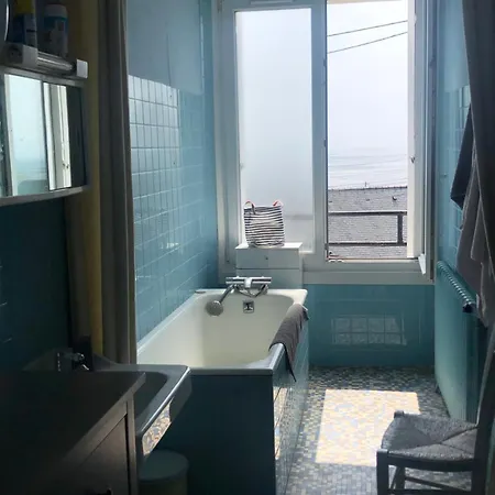 Holiday home Maison De Famille Vue Mer- 4 Chambres, 8 Personnes Plouhinec (Finistere)