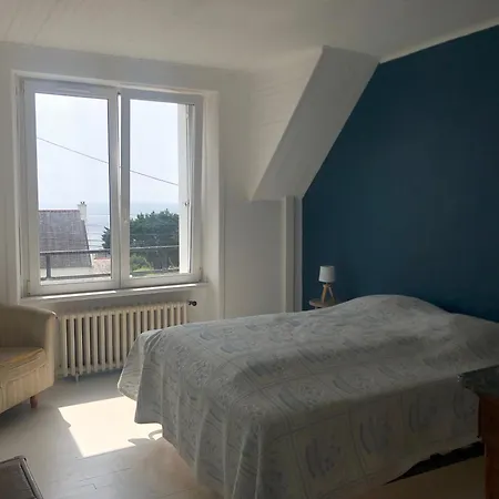 Holiday home Maison De Famille Vue Mer- 4 Chambres, 8 Personnes Plouhinec (Finistere)